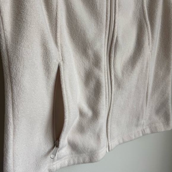 Columbia Benton Springs Woman’s Ivory Fleece Vest Size Small - Picture 3 of 12